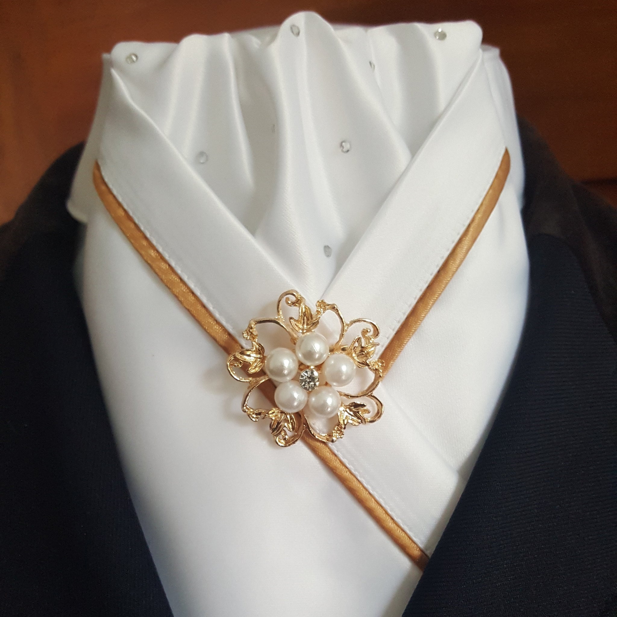 Crossover Stock in White with Gold